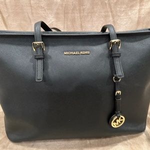 Michael Kors MD TZ MULT FUNT TOTE